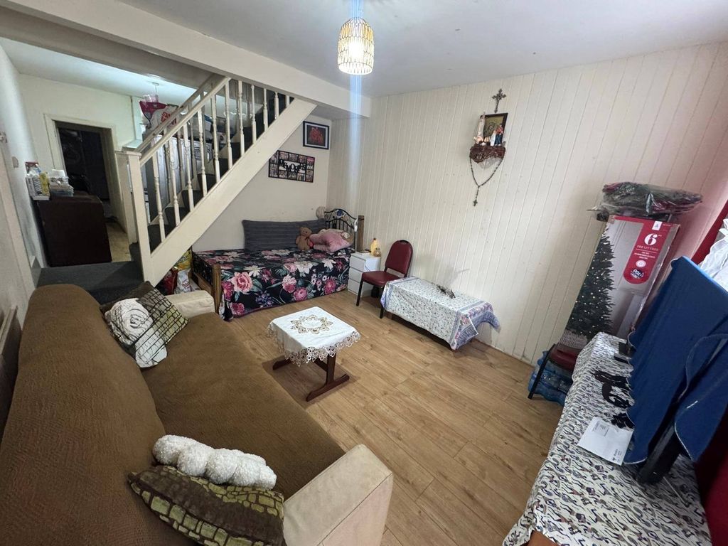 Property photo 2 of 9 Gallery