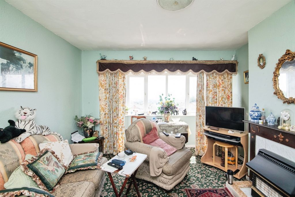Property photo 3 of 15