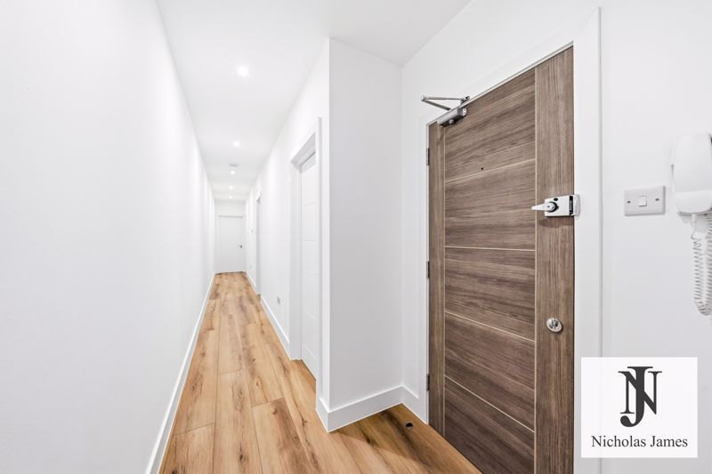 Property photo 3 of 14 Photo 6