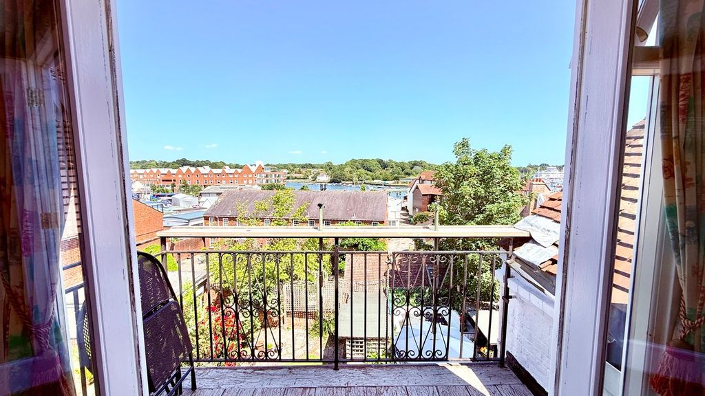 Property photo 3 of 24