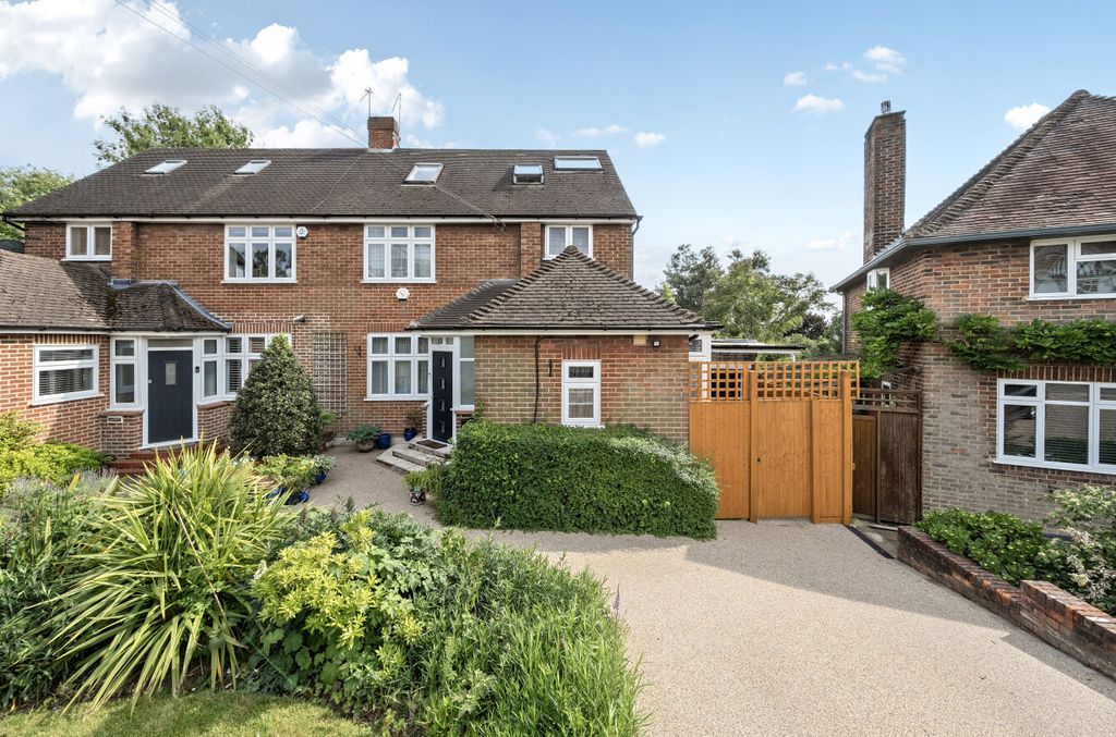 Property photo 1 of 15 1305343-14-684323...