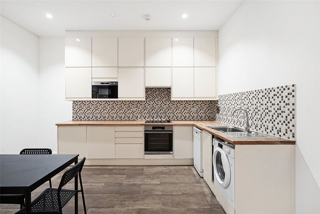 Property photo 2 of 8 Picture No. 03