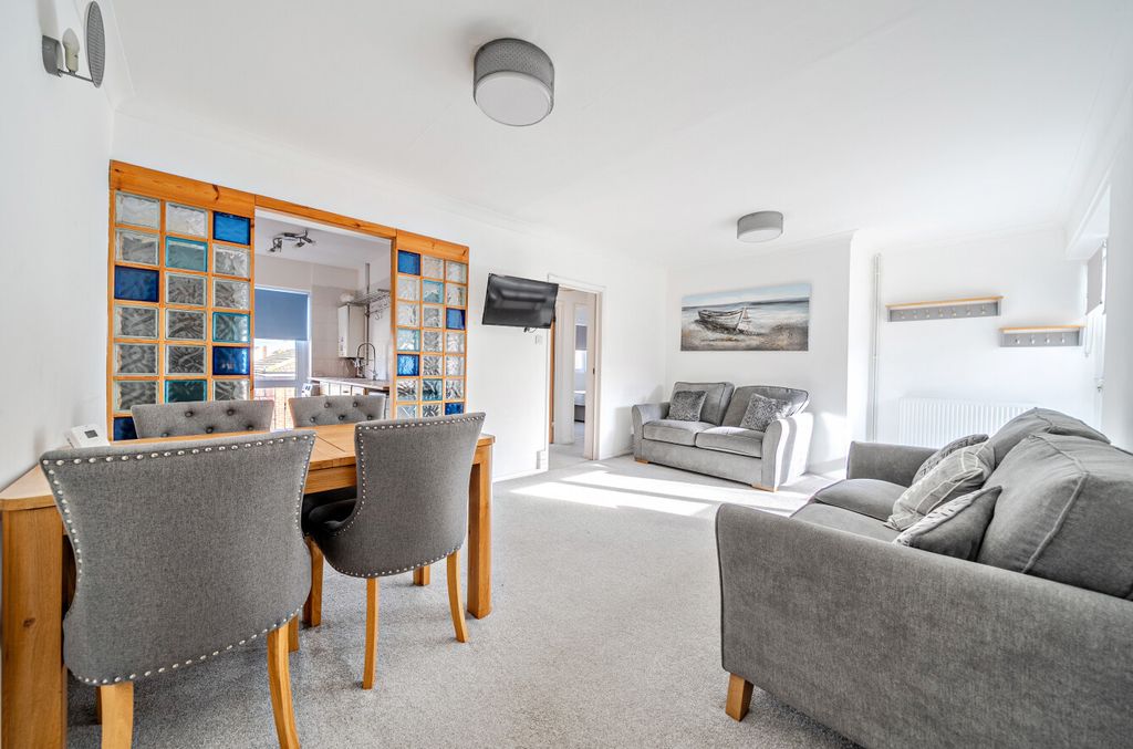 Property photo 2 of 14 1408209-1-6980A4B...