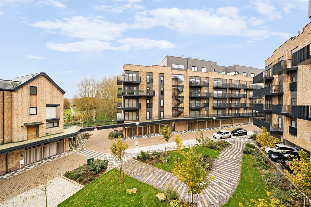 Property photo 1 of 27