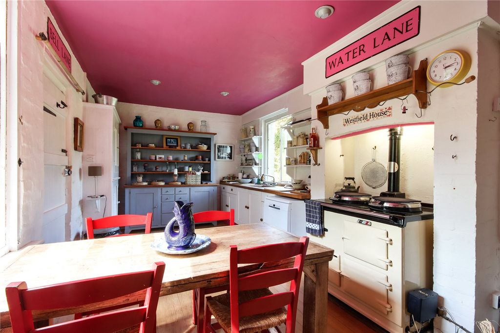 Property photo 2 of 16 Kitchen/Breakfast