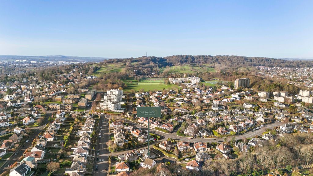 Property photo 2 of 31