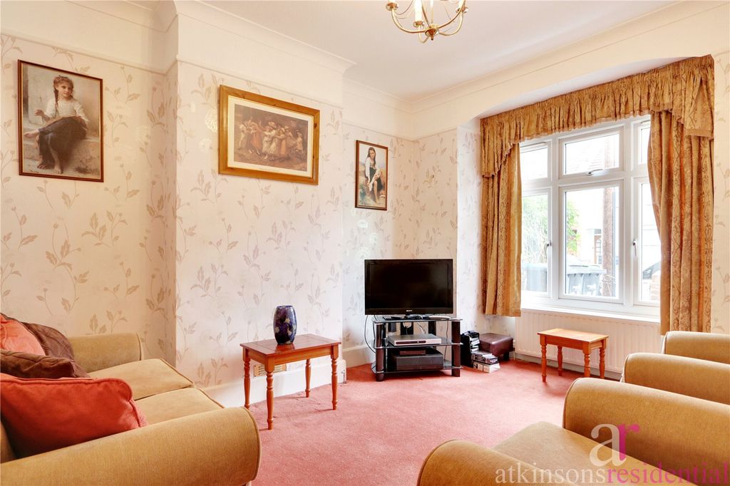 Property photo 2 of 20 Picture No. 04