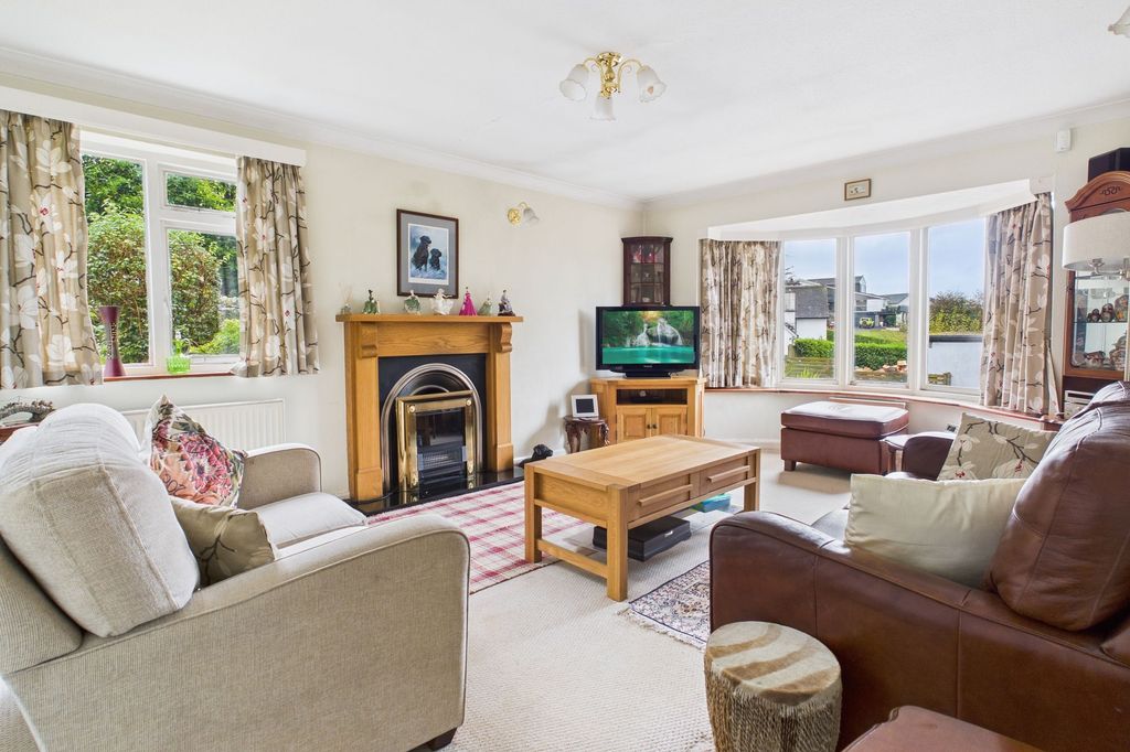 Property photo 2 of 23