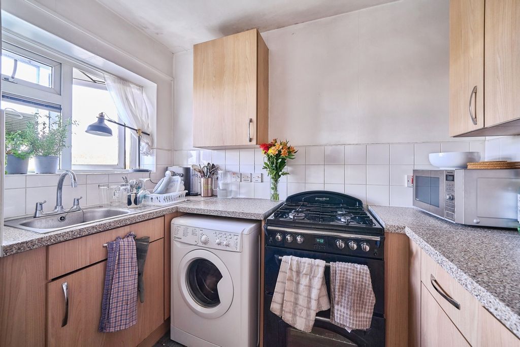 Property photo 3 of 6 Pbox-Img.Jpg