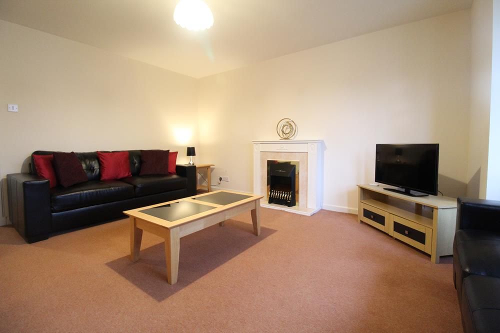 Property photo 2 of 8 Lounge Alt