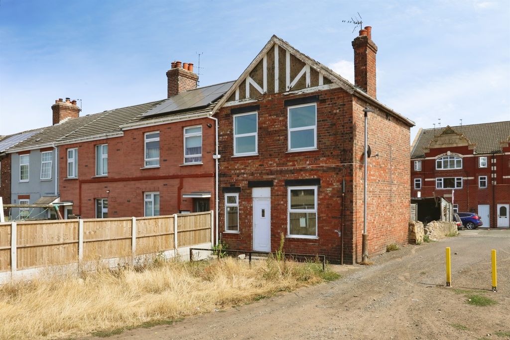 Property photo 1 of 11