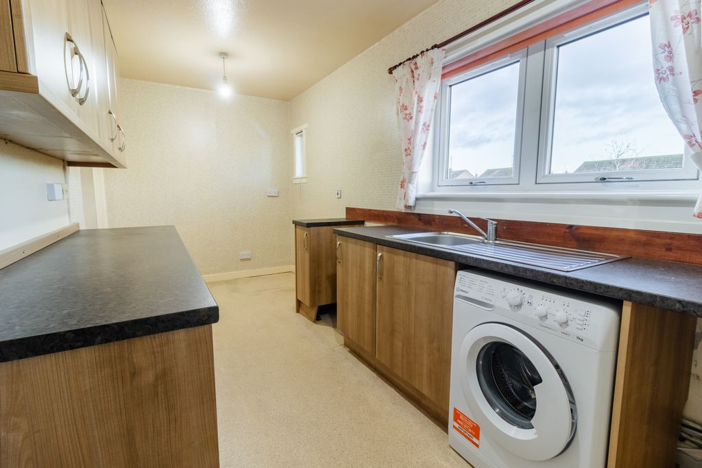 Property photo 2 of 24 Dining Kitchen