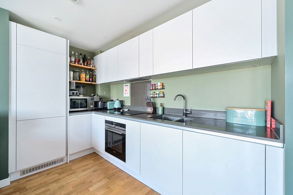 Property photo 3 of 14 Kitchen