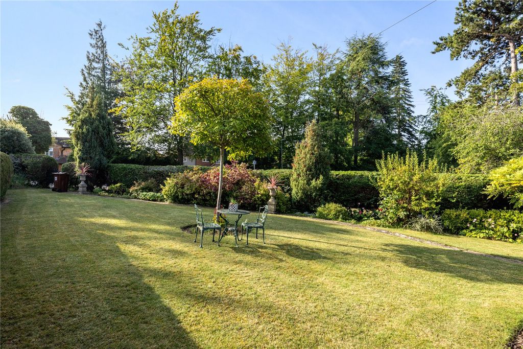Property photo 3 of 17 Front Garden