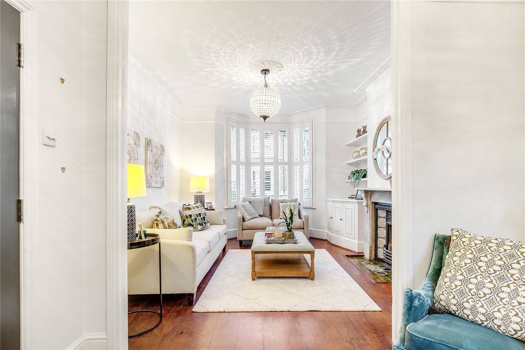 Property photo 2 of 17 Picture No. 11