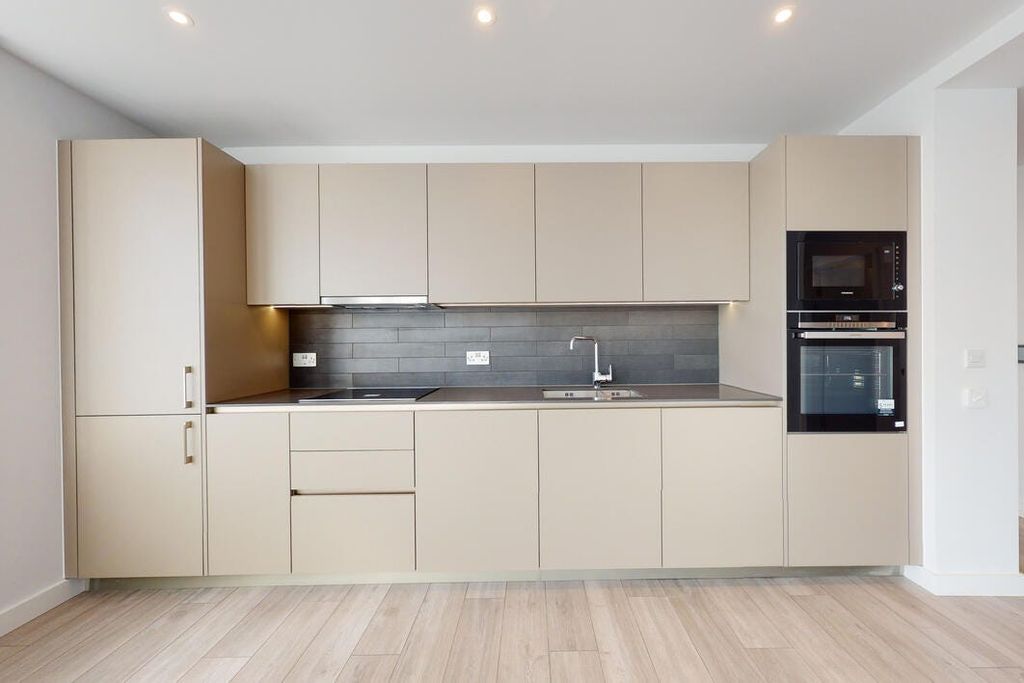 Property photo 1 of 26