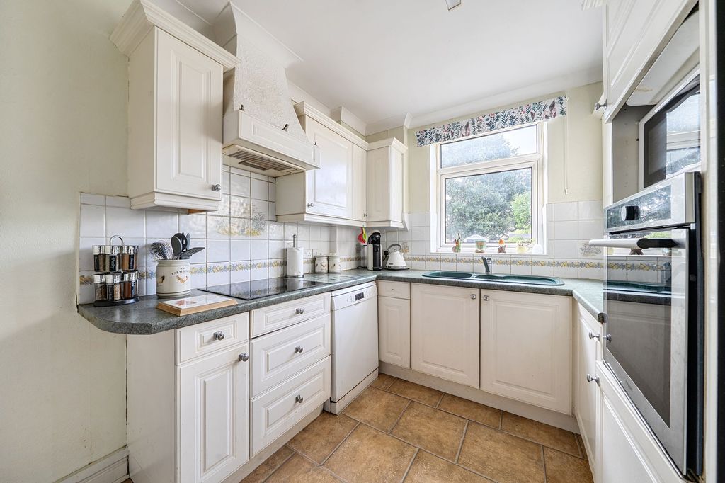 Property photo 2 of 22 Kitchen