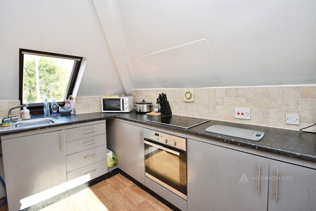 Property photo 2 of 11 Pbox-Img.Jpg