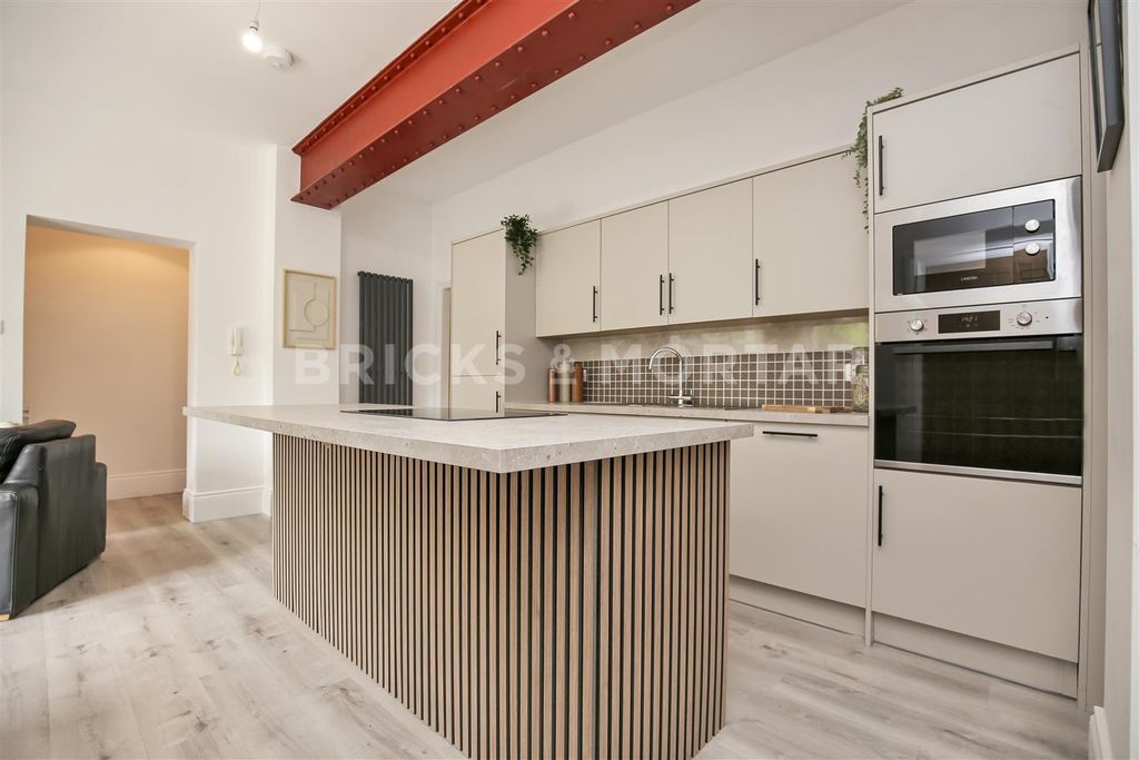 Property photo 1 of 24 Fasbld0810Cxll5Tujvpxg.Jpg