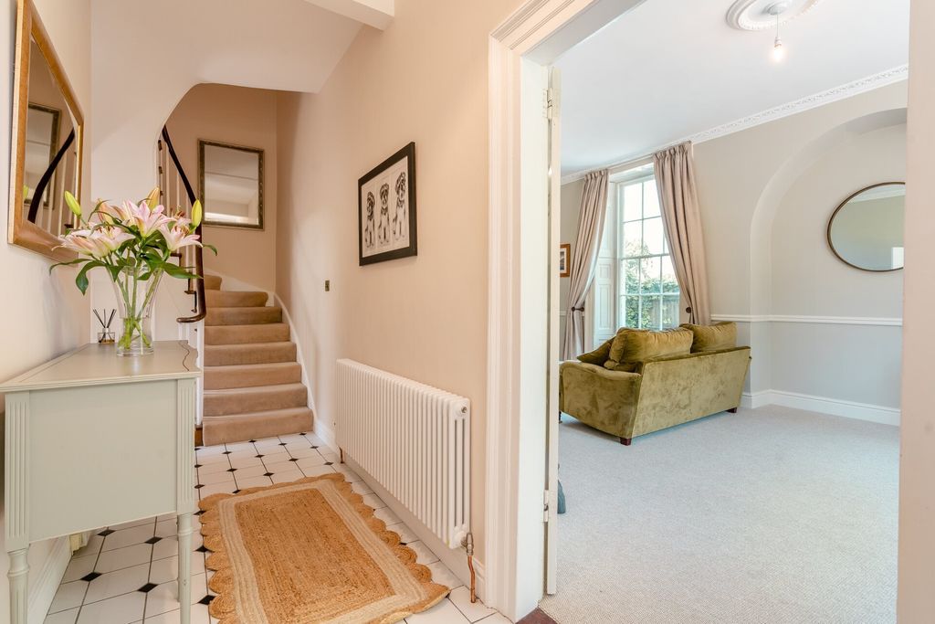 Property photo 2 of 44