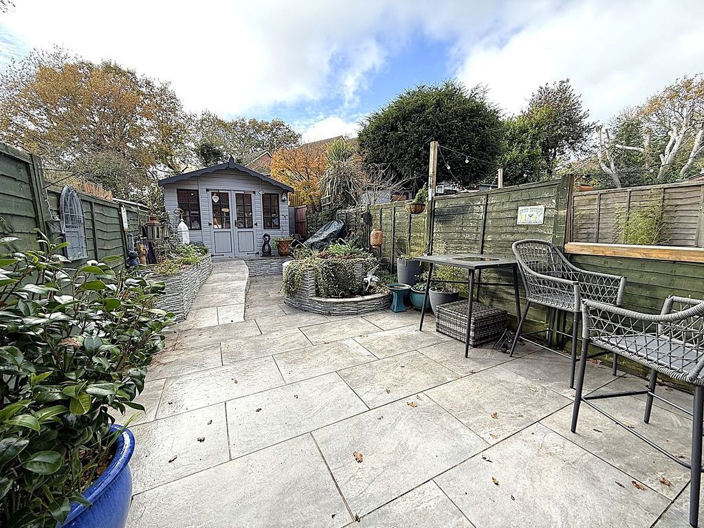 Property photo 2 of 22