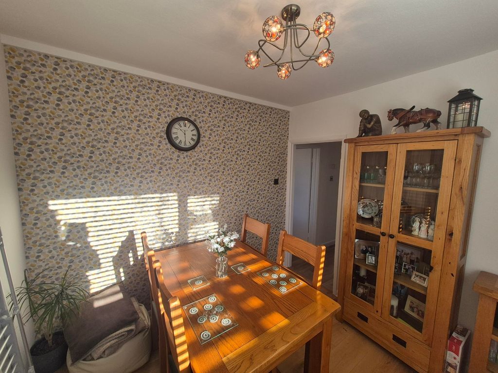 Property photo 3 of 14 Pytchley View