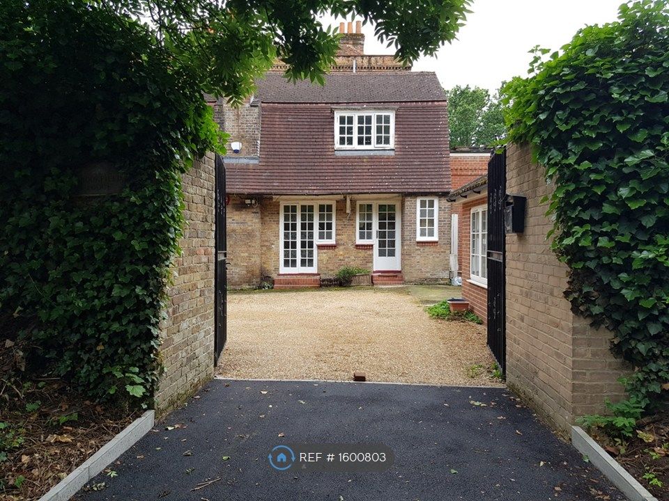 Property photo 1 of 8 Brookfield Lodge