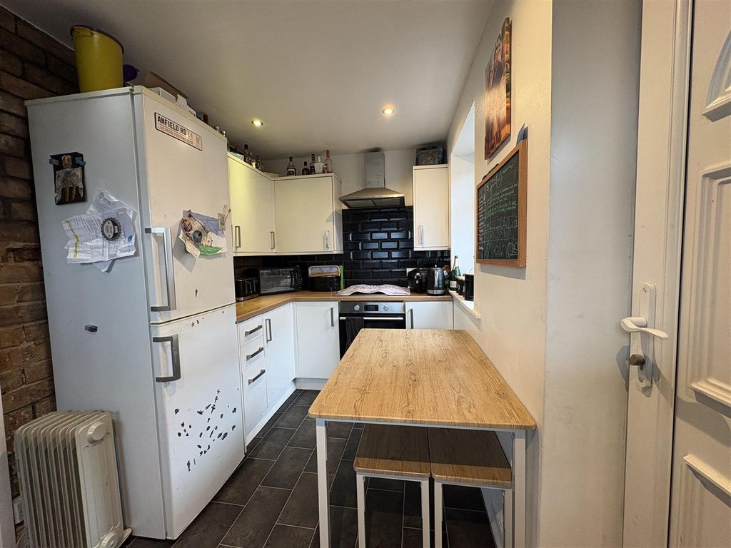 Property photo 2 of 24 Kitchen