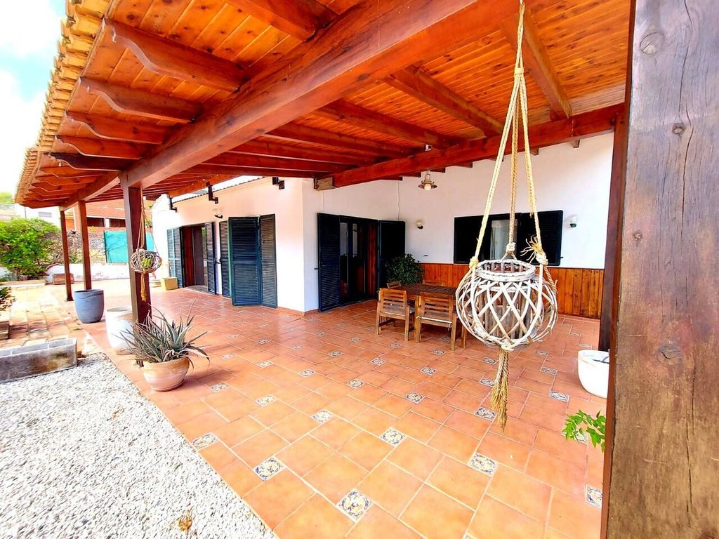 Property photo 2 of 35