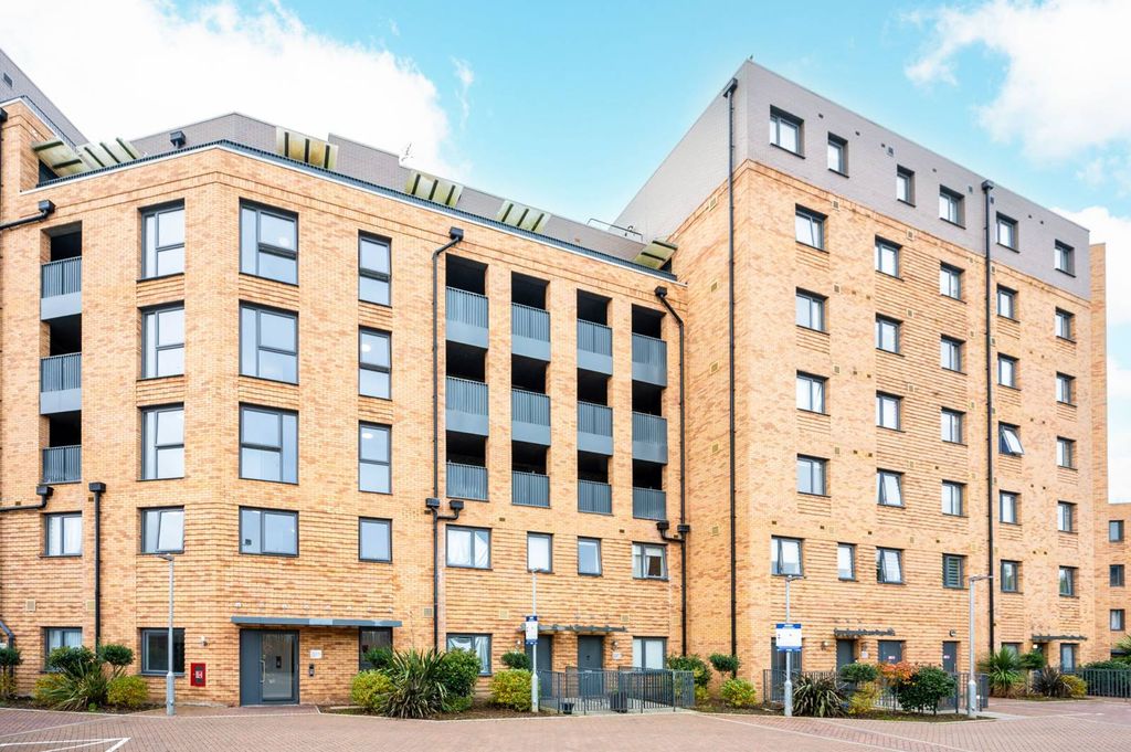 Property photo 1 of 12