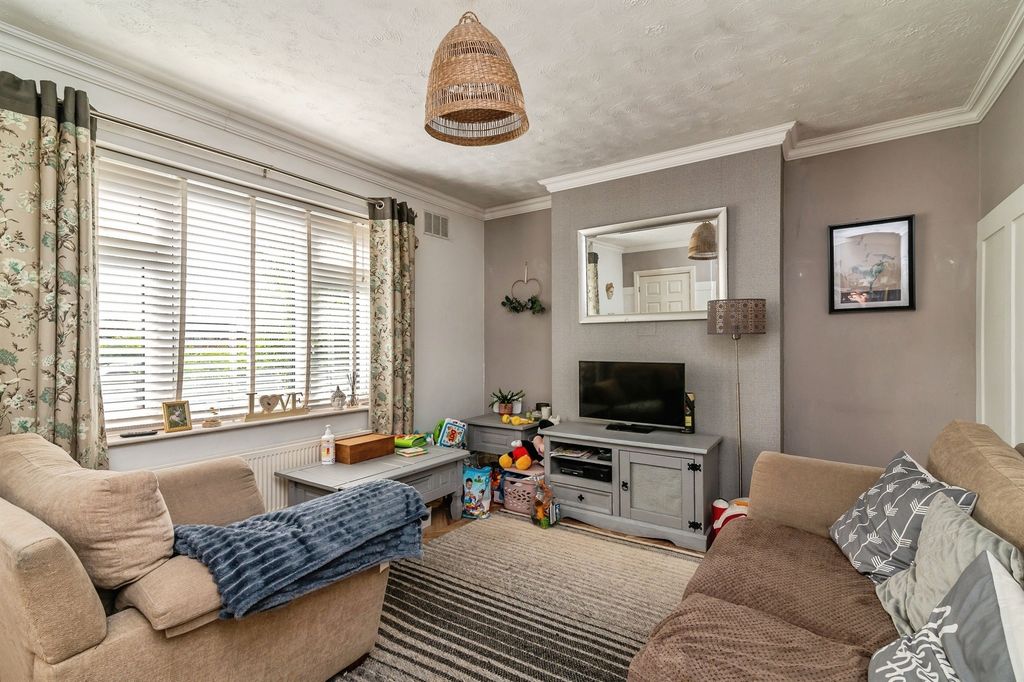 Property photo 2 of 18
