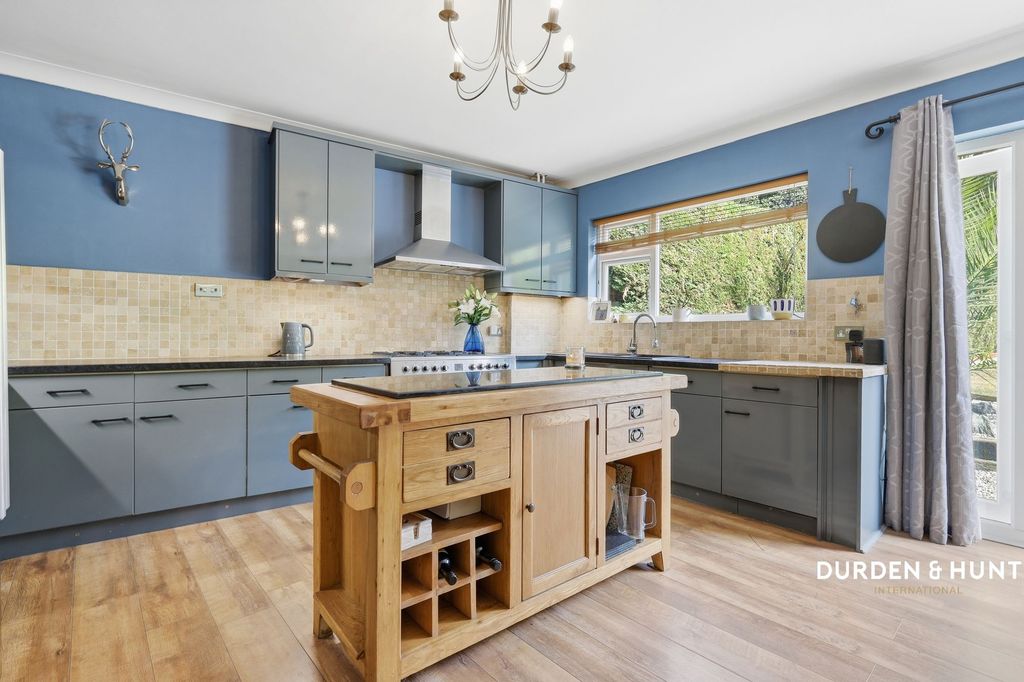 Property photo 3 of 44 x