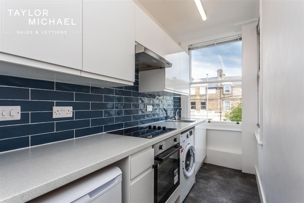 Property photo 1 of 11 Kitchen