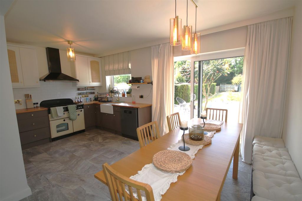 Property photo 1 of 35 Kitchen d.Jpg