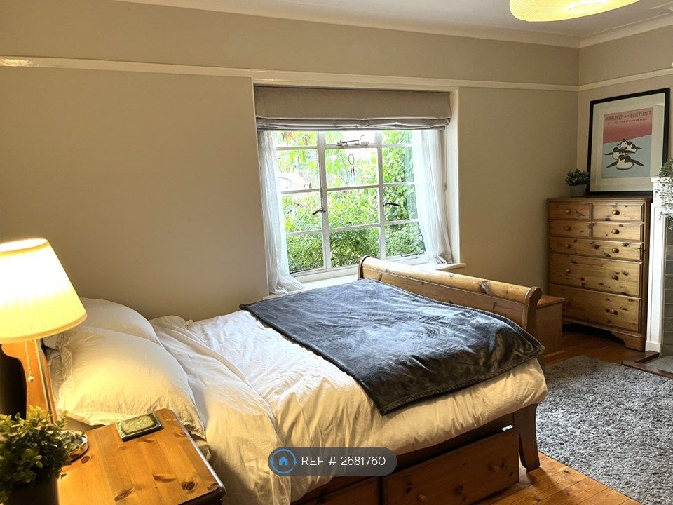 Property photo 3 of 18 Bedroom