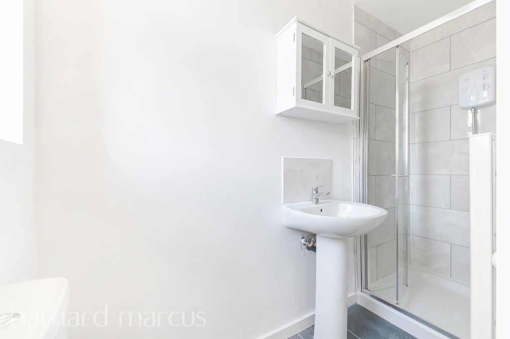 Property photo 1 of 5 Bathroom