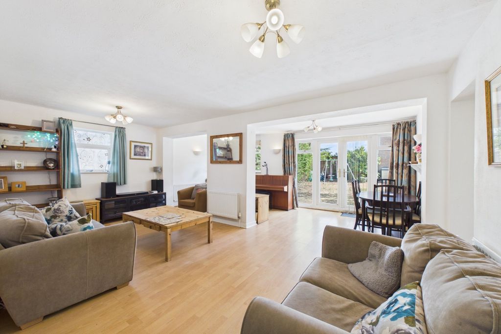 Property photo 2 of 11 Picture No. 30