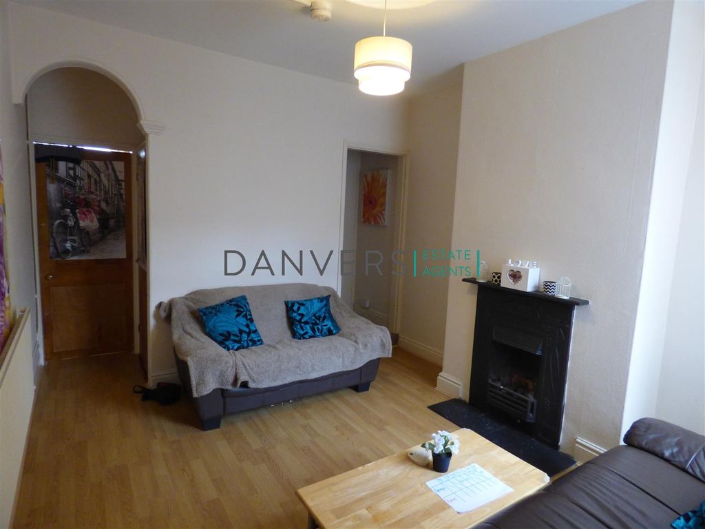 Property photo 3 of 7