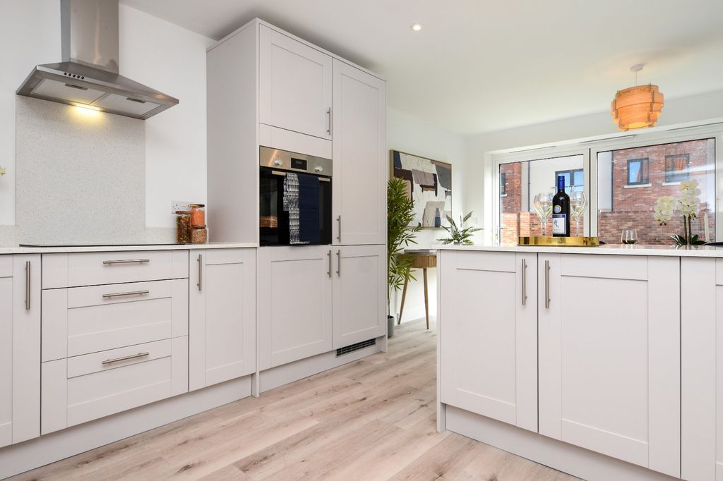 Property photo 2 of 35 Picture No. 42