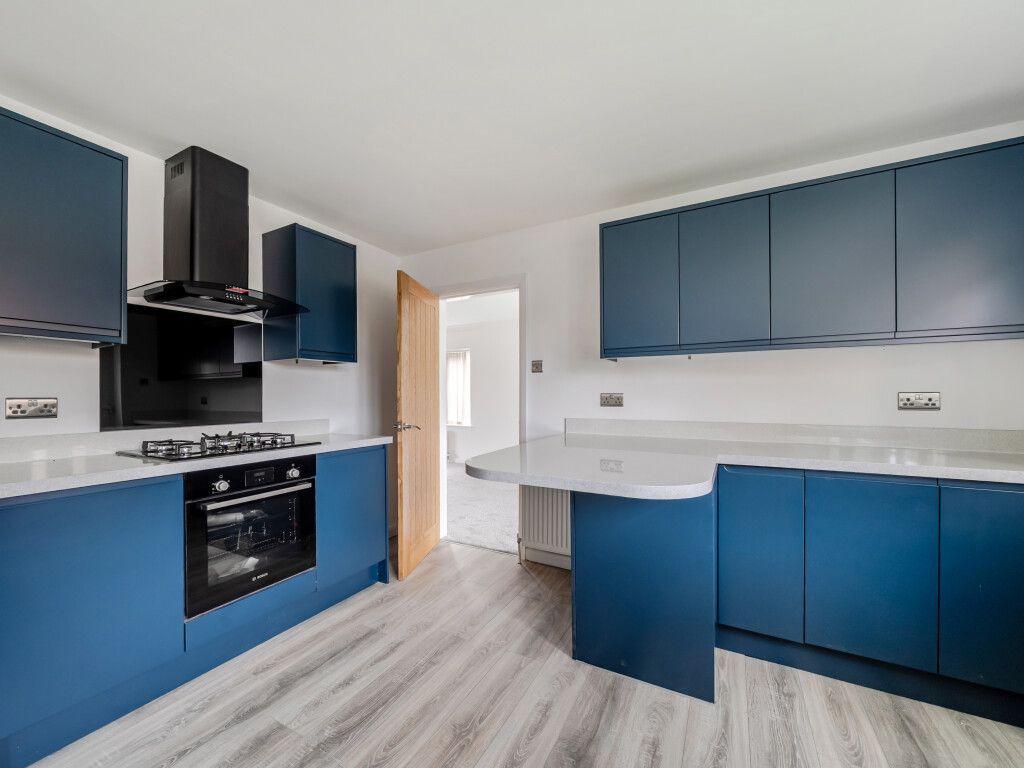 Property photo 3 of 21 1480197-8-6A316Ec...