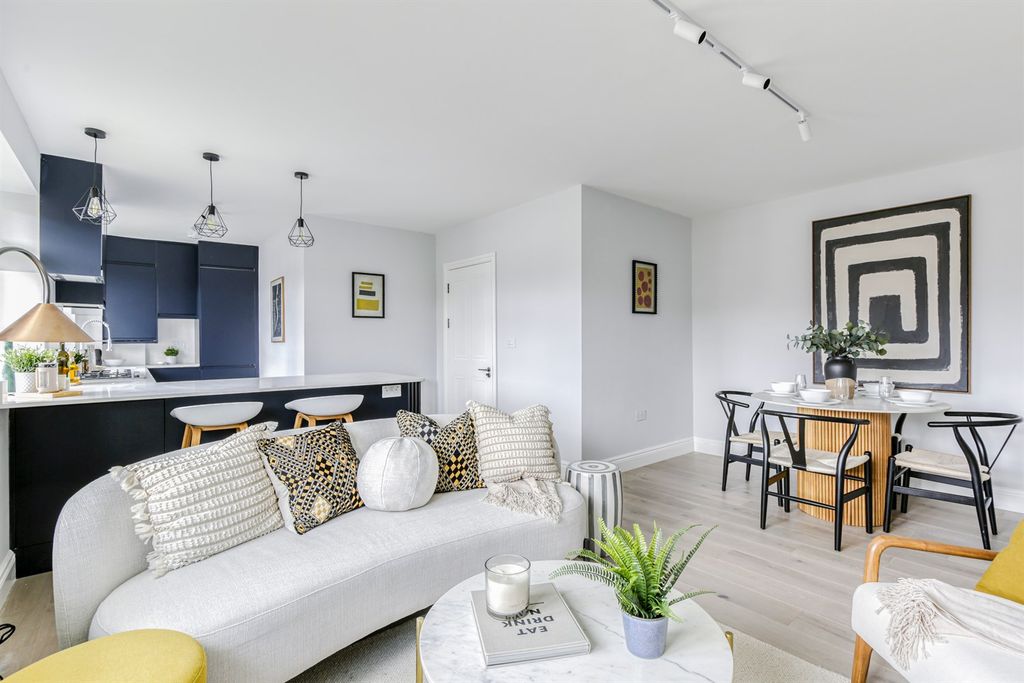 Property photo 1 of 14 (Main)