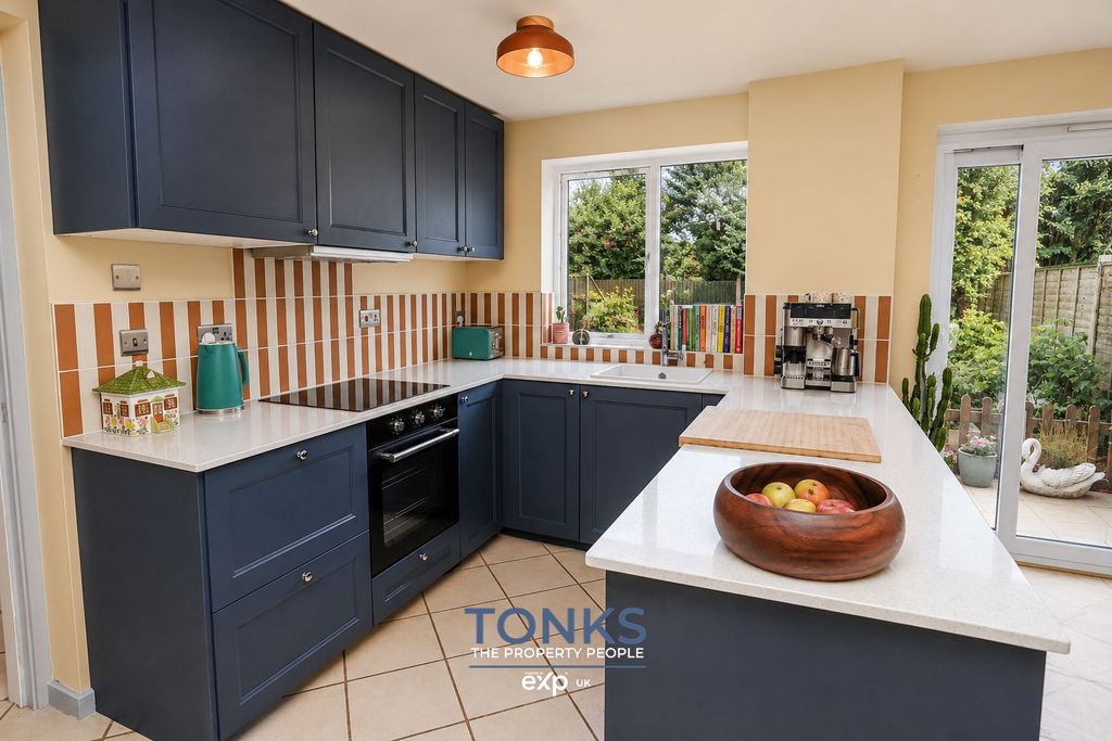 Property photo 2 of 22