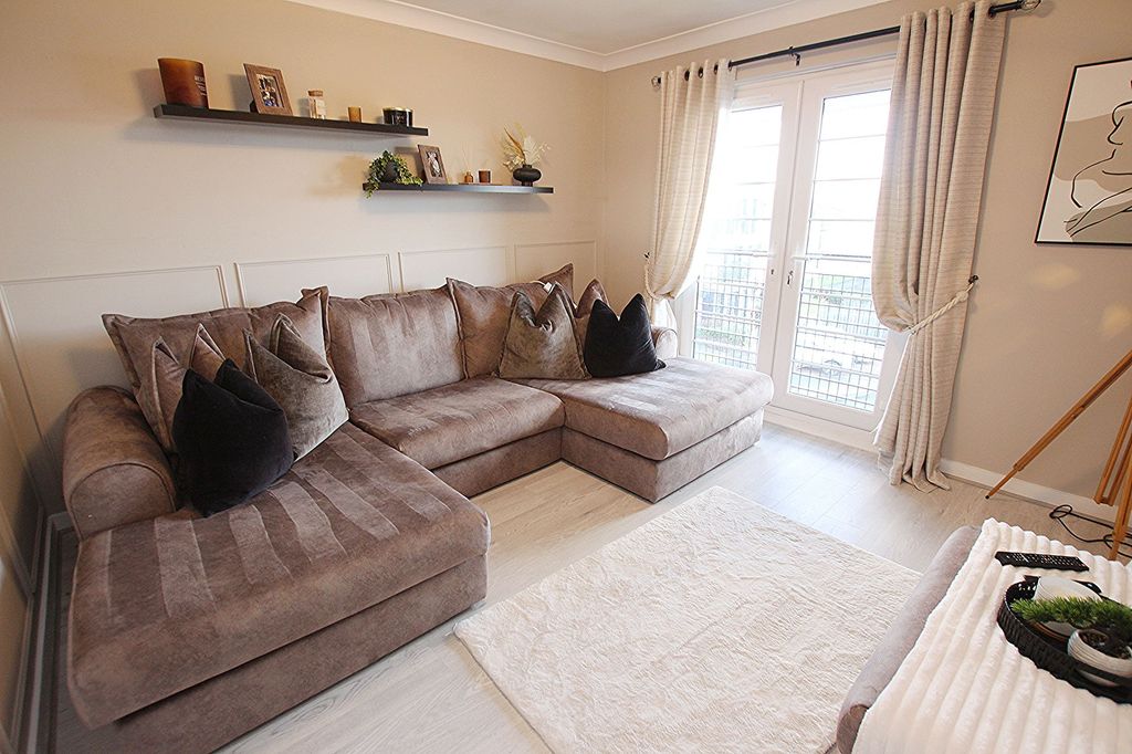 Property photo 2 of 12