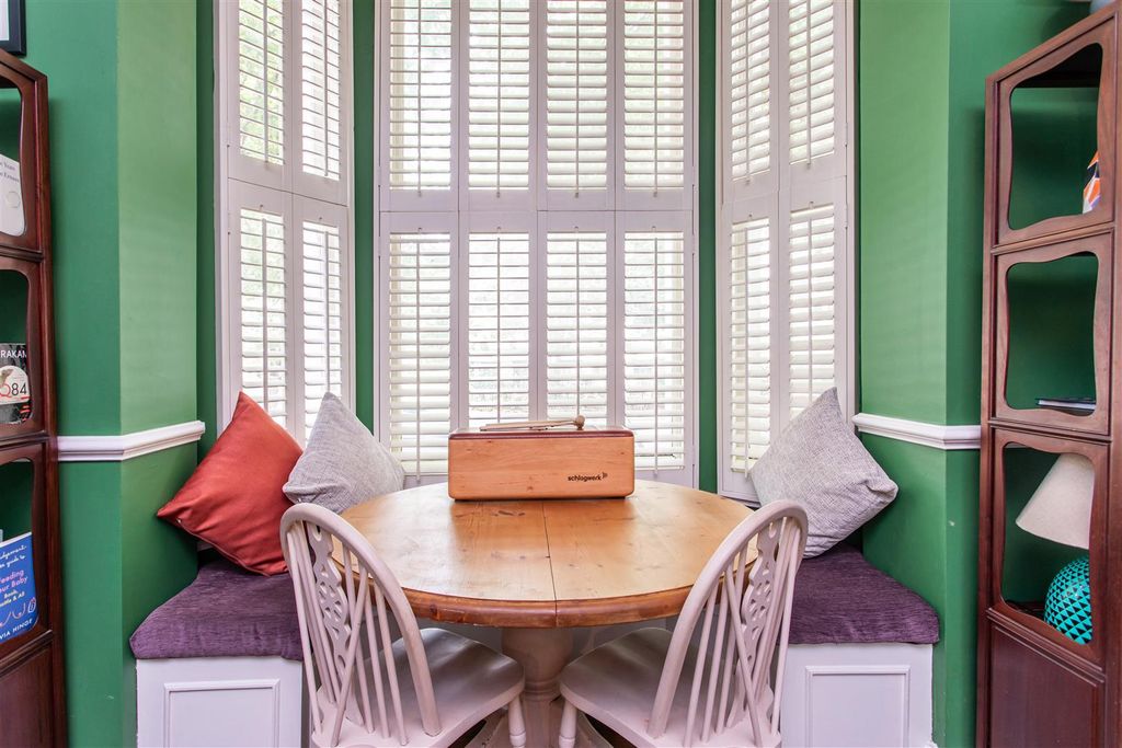 Property photo 3 of 20 Dining Area