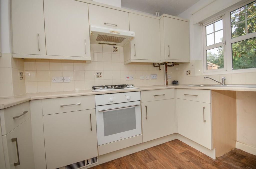 Property photo 3 of 14 Kitchen.Jpg