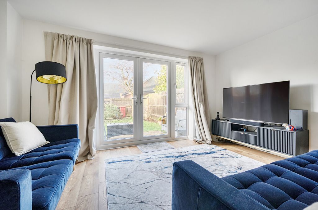 Property photo 2 of 18 1397058-6-6967806...