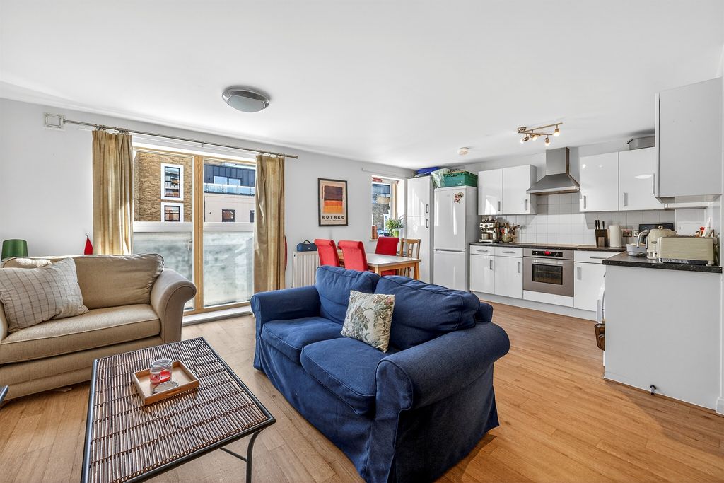 Property photo 2 of 28