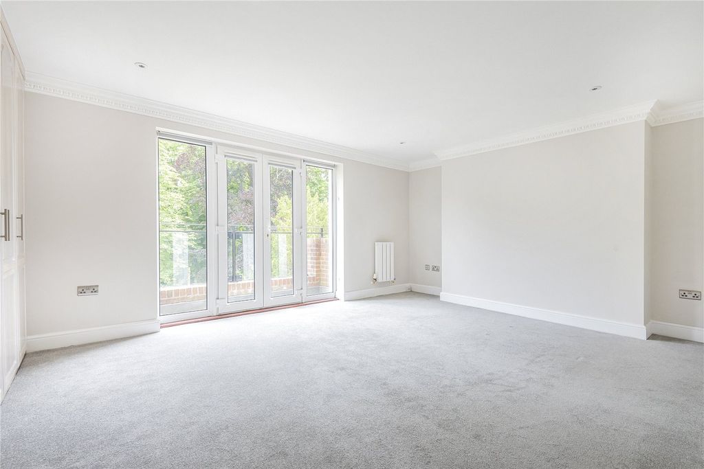 Additional image 7 of 3 bed flat for saleSt. Botolphs Court, St. Botolphs Road, Sevenoaks, Kent TN13