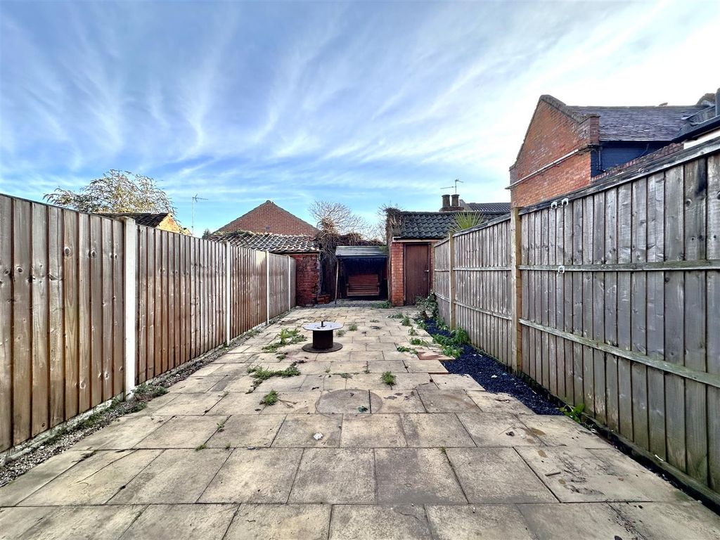 Property photo 3 of 12 Well-Appointed Garden 123