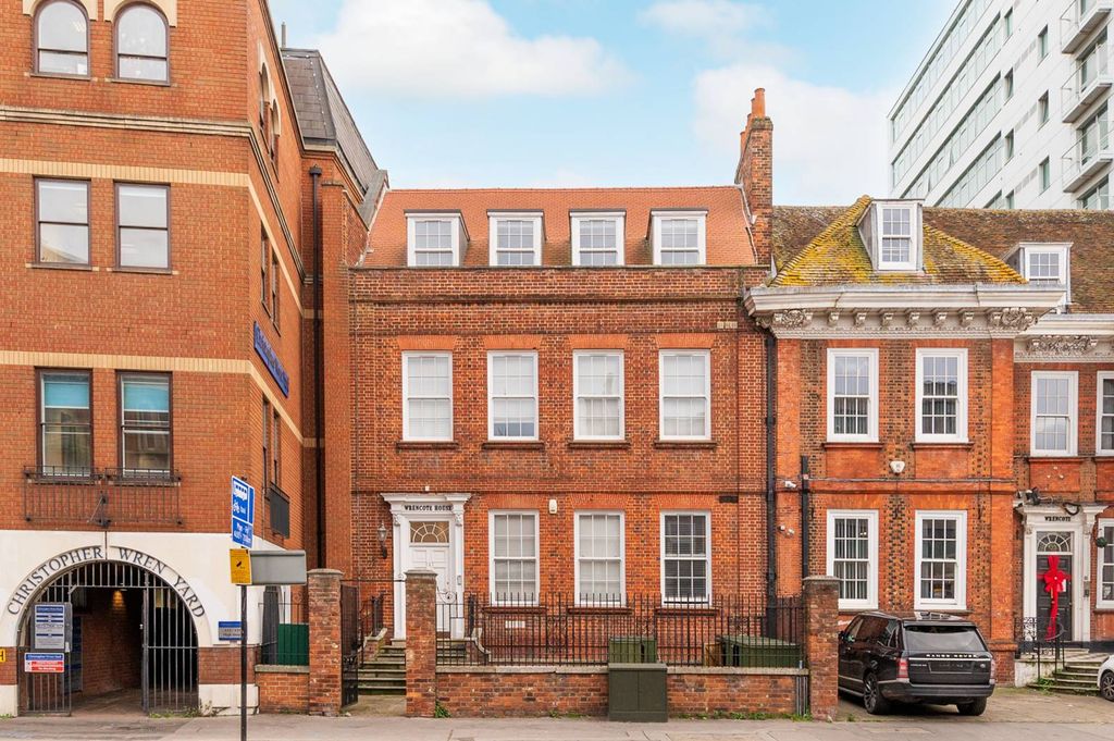 Property photo 2 of 23